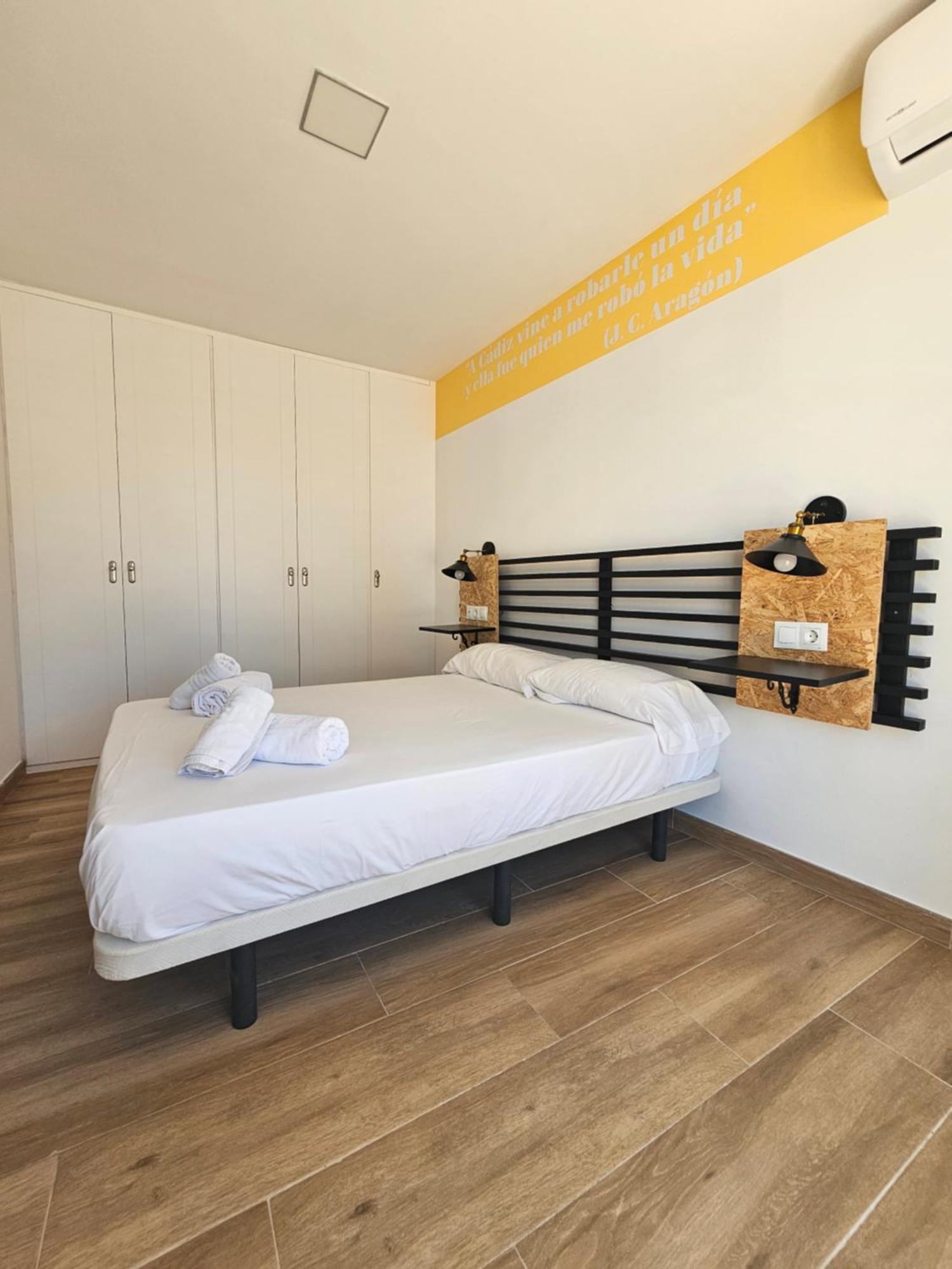 Planeta Cadiz Apartaments Bagian luar foto