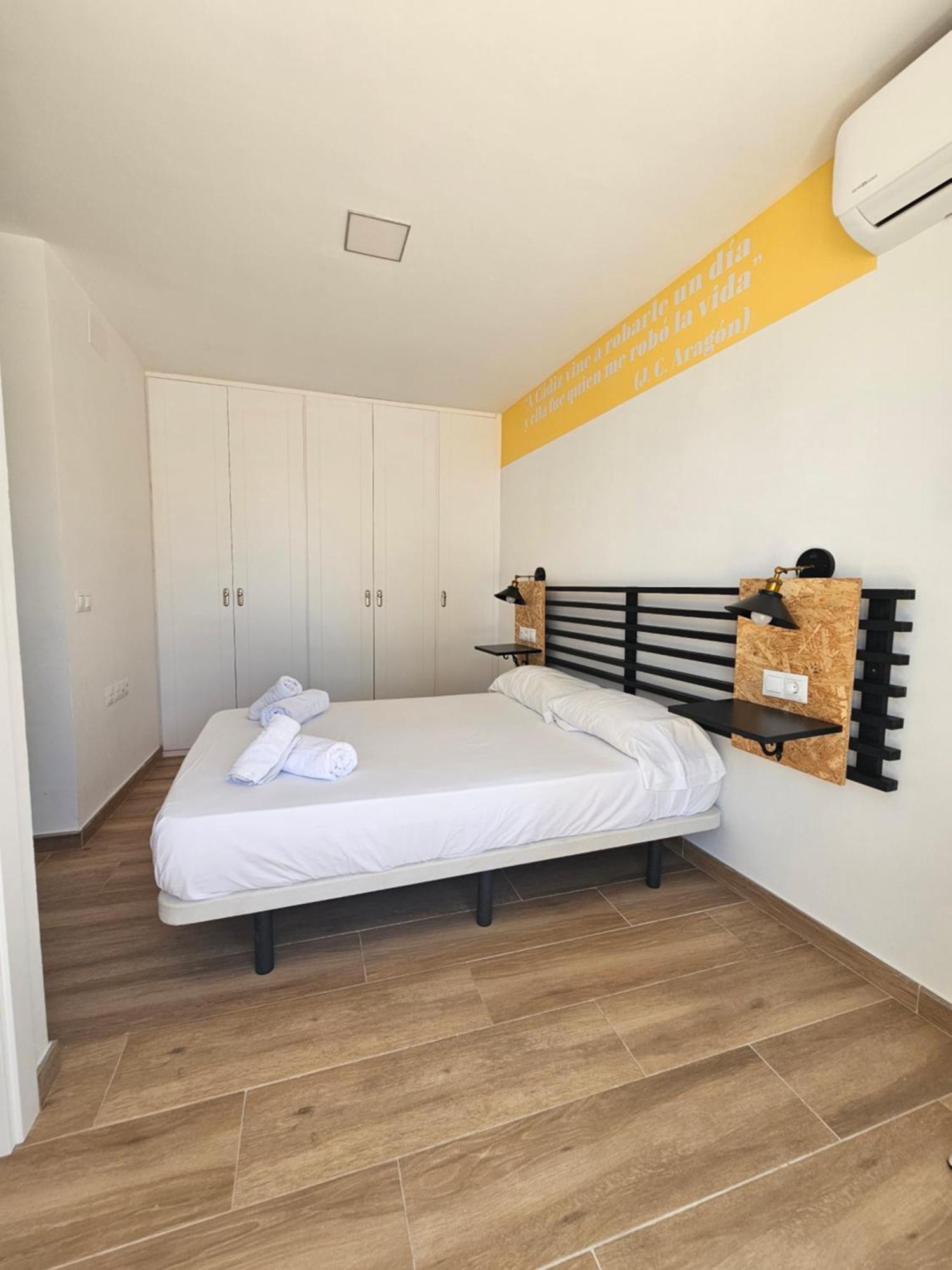 Planeta Cadiz Apartaments Bagian luar foto